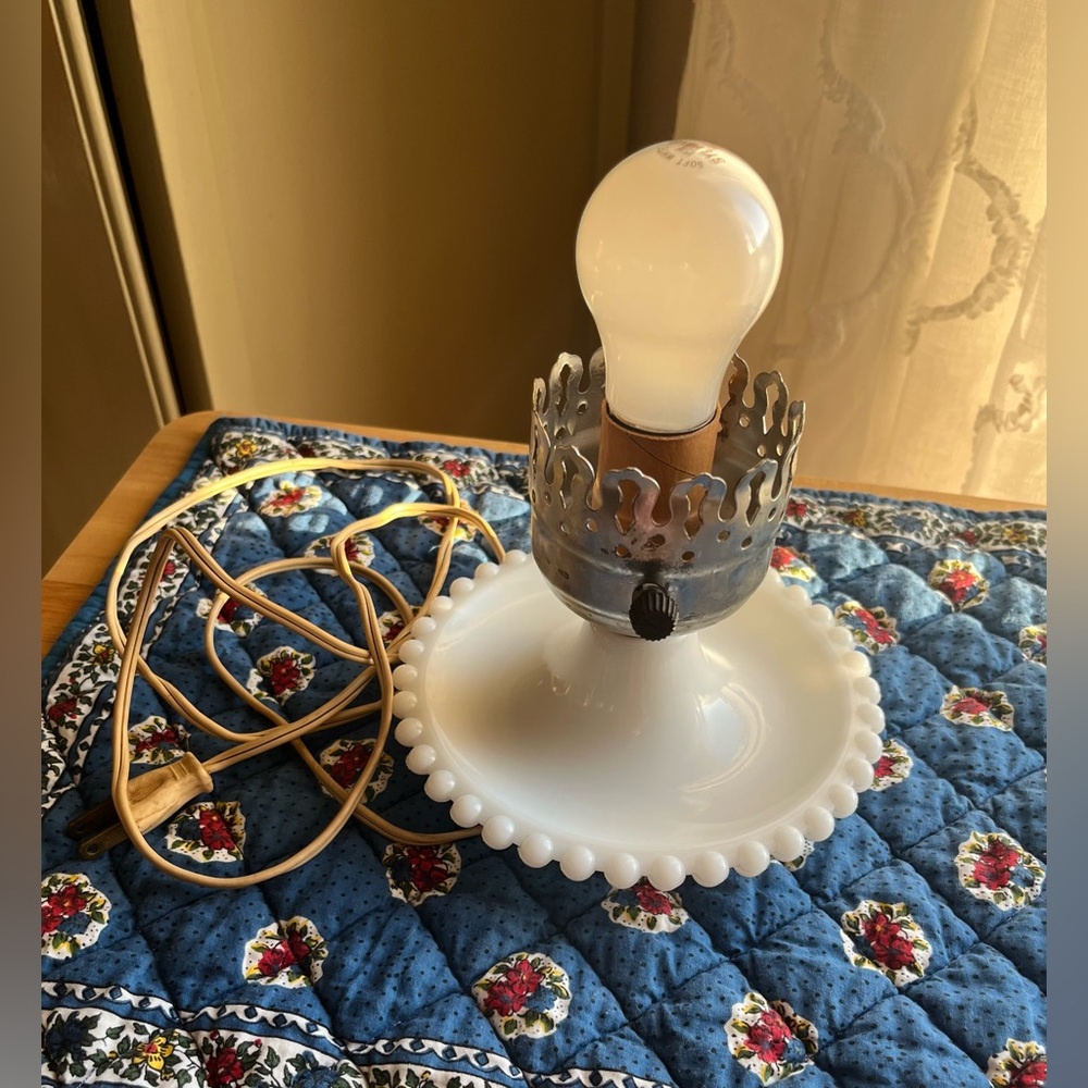 Hobnail Milk Glass 11" Lamp VTG Hurricane Electric Parlor Table Boudoir Works - Picture 8 of 12